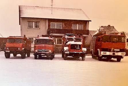 Vier Feuerwehrfahrzeuge der Freiwilligen Feuerwehr Almoshof