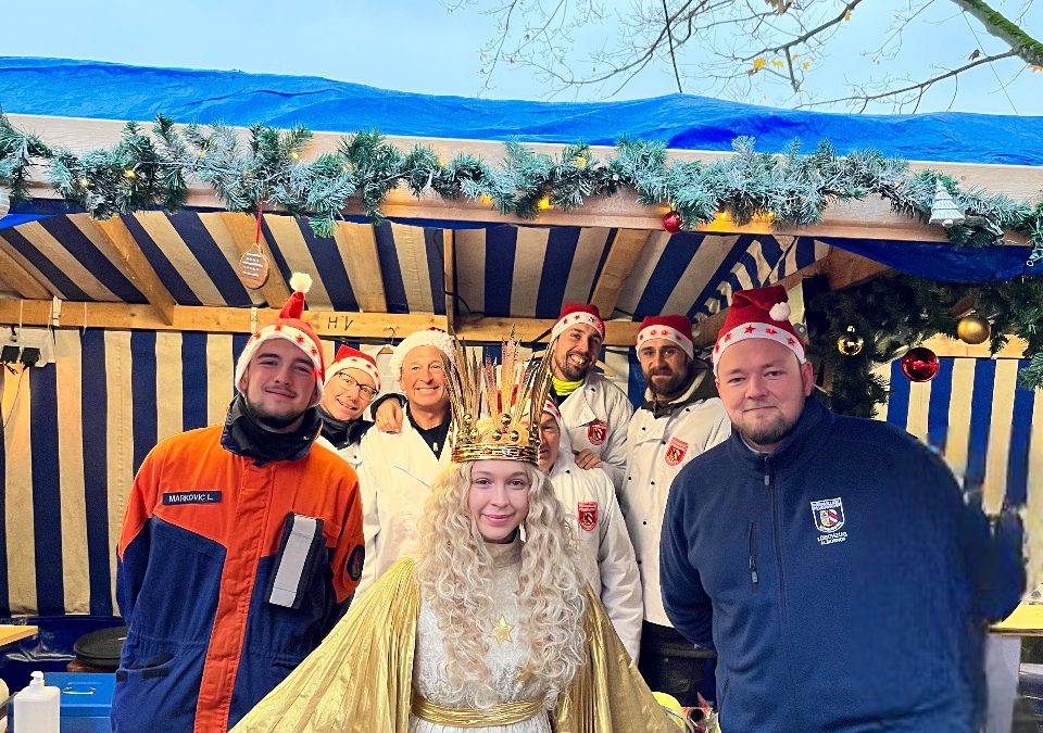 Das Nürnberger Christkind besuchte uns an unserem Stand auf dem Almoshofer Weihnachtsmarkt.